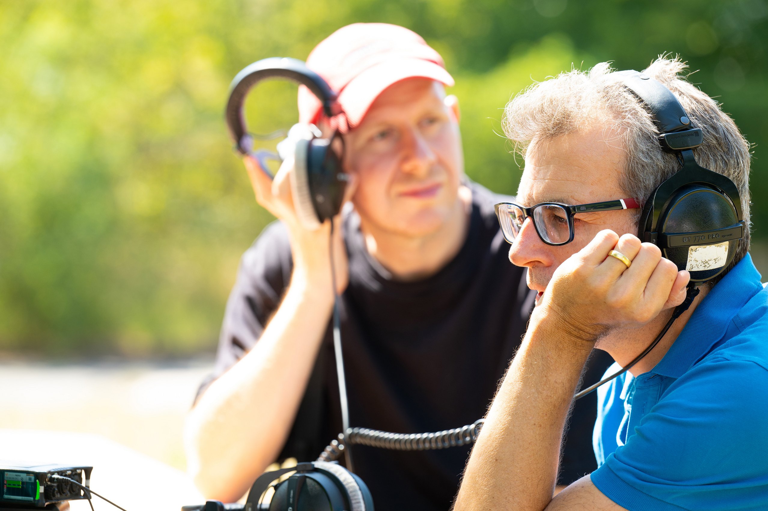 Professor Felix Krückels lauscht, was unter der Wasseroberfläche passiert