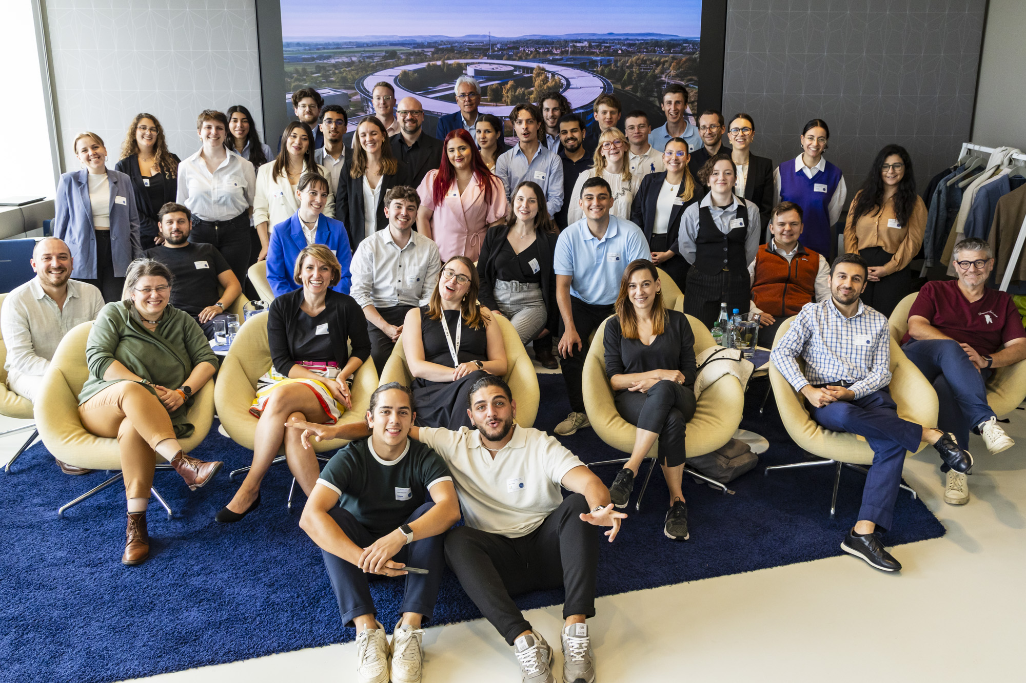 Gesamtgruppe des Simulation Games im h_da-Senatssaal