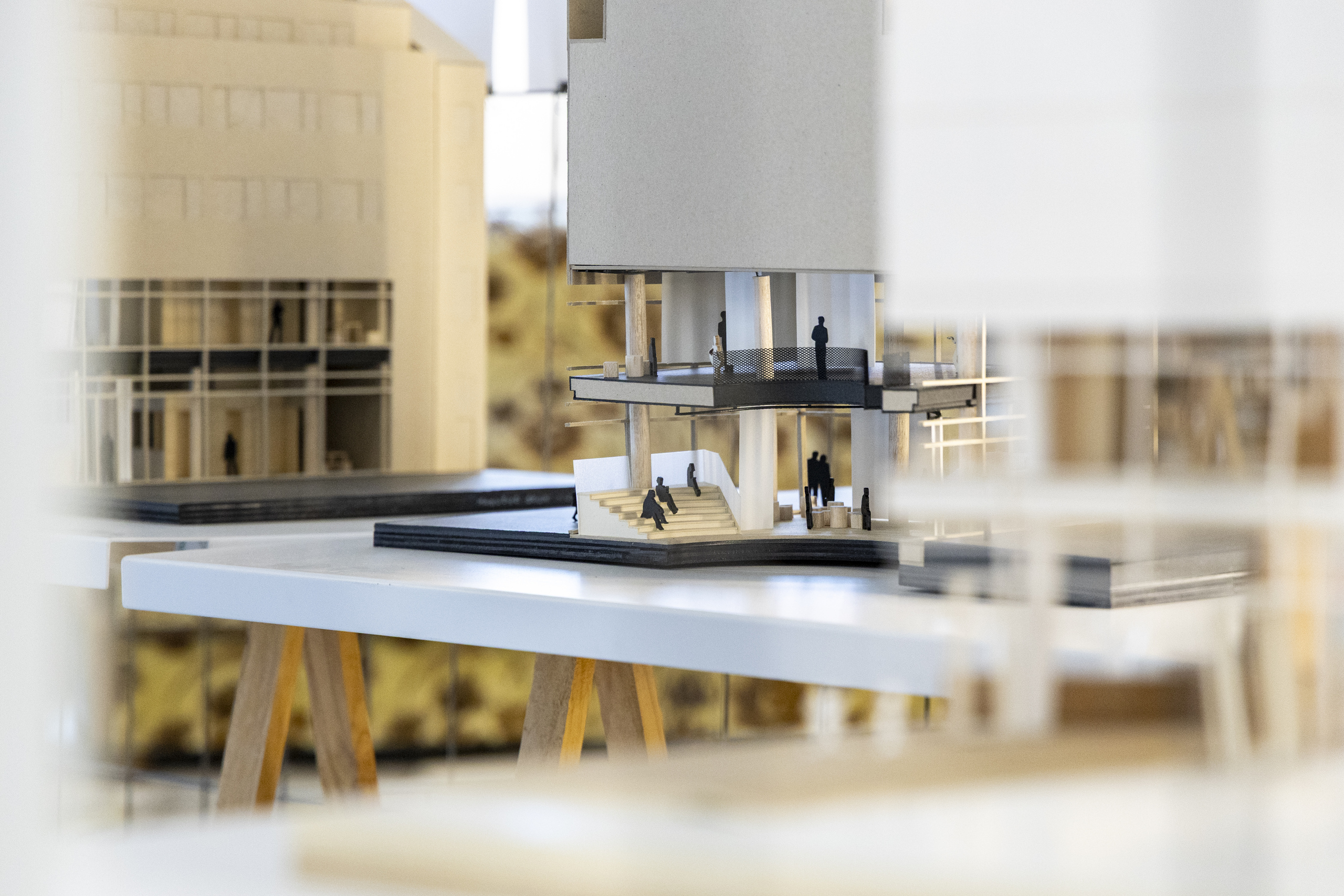 Nahaufnahme eines aus Holz gebauten Architekturmodells